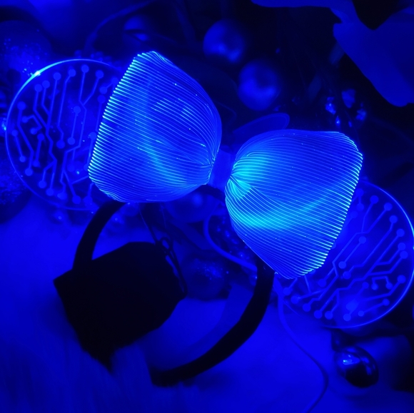 NEW Disney Parks Light-up Designer Karlie Kloss Ears Headband Limited Release LR - Picture 2 of 15